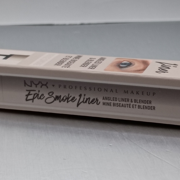 5 For $25 Item🌸 NYX Epic Smoke Liner Angled Liner & Blender shade WHITE SMOKE - Picture 4 of 4
